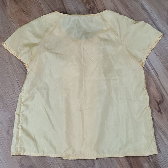 🔺️Yellow Lightweight Scoop Neck Short Sleeve Top Medium - Picture 2 of 6